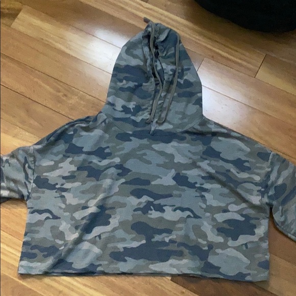 cropped camp hoodie - Picture 1 of 4